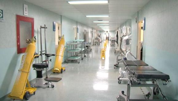 Essalud: Enfermeras en huelga abandonan áreas críticas