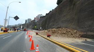 Costa Verde : PNP cierra un tramo de la vía por derrumbe en acantilado de Barranco