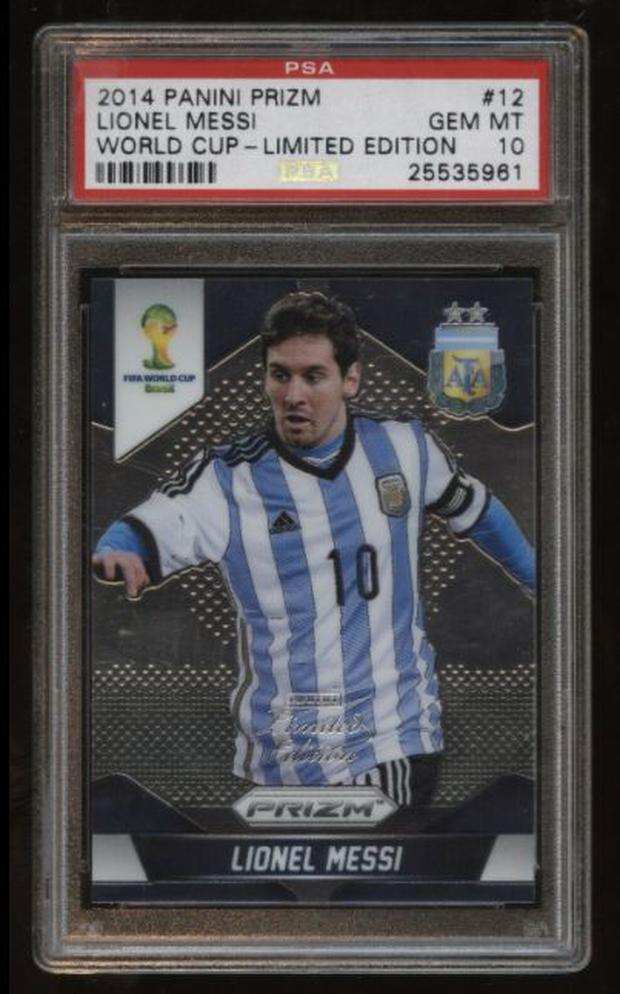 Este es el card más caro de Messi. Se puede conseguir también en ebay.es y traerlo hasta Perú.