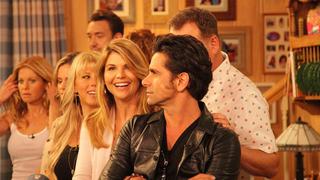 Lori Loughlin podría ir a la cárcel, pero John Stamos no la olvida con estas FOTOS