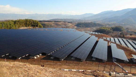 Los paneles solares son una alternativa para generar energía. (Foto referencial: Wikimedia)