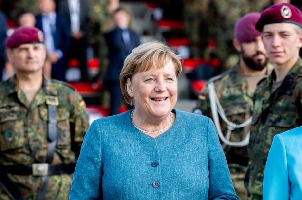 La canciller de Alemania, Angela Merkel, asiste a un juramento de reclutas en Seedorf, el 22 de septiembre de 2021. (HAUKE-CHRISTIAN DITTRICH / AFP).