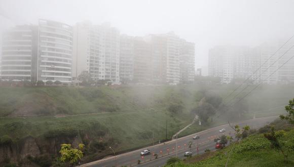 La entidad explicó que este evento se debe a la baja temperatura superficial del mar a lo largo de la costa del Perú, y un mayor ingreso de vientos del sur. (Foto: Andina)