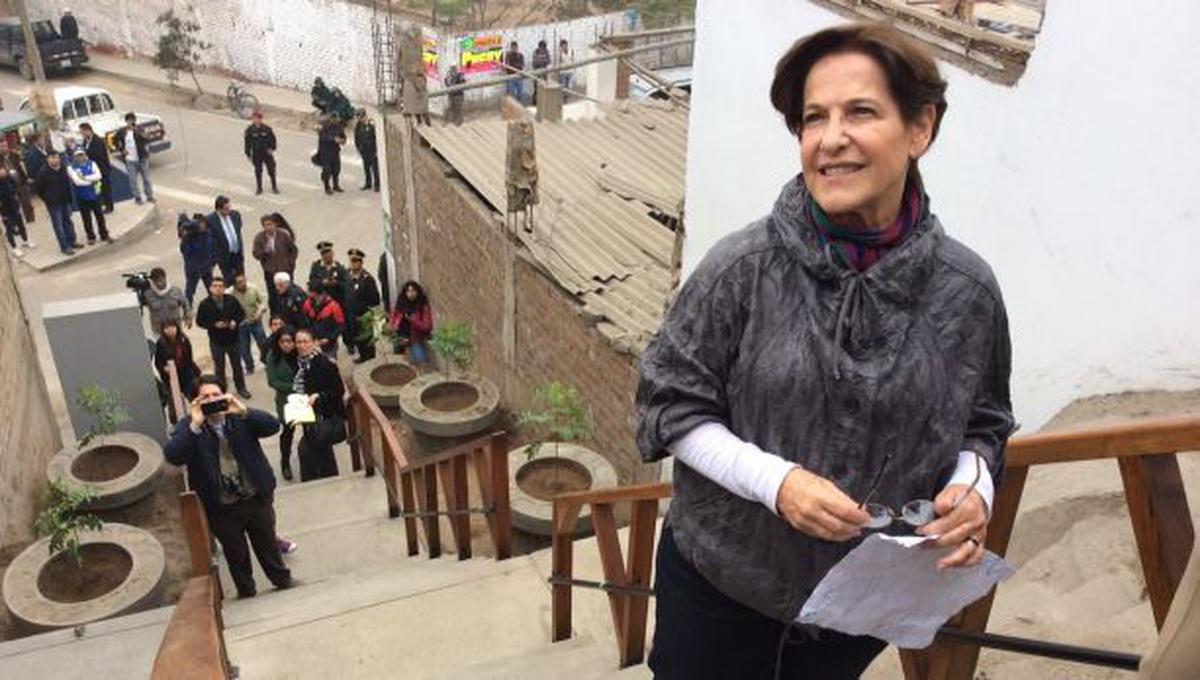 Susana Villarán inspeccionó obras de Barrio Mío en Ate