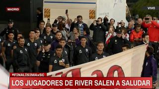 River vs. Boca: futbolistas millonarios salieron del hotel a saludar a los hinchas