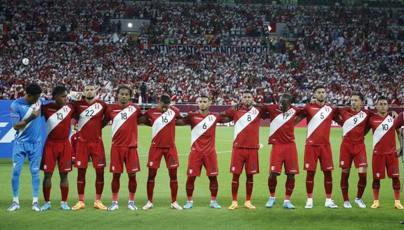 La selección peruana fue 'visitante' en el partido, por lo que vistió la camiseta alterna. (Foto: Daniel Apuy / enviado especial)
