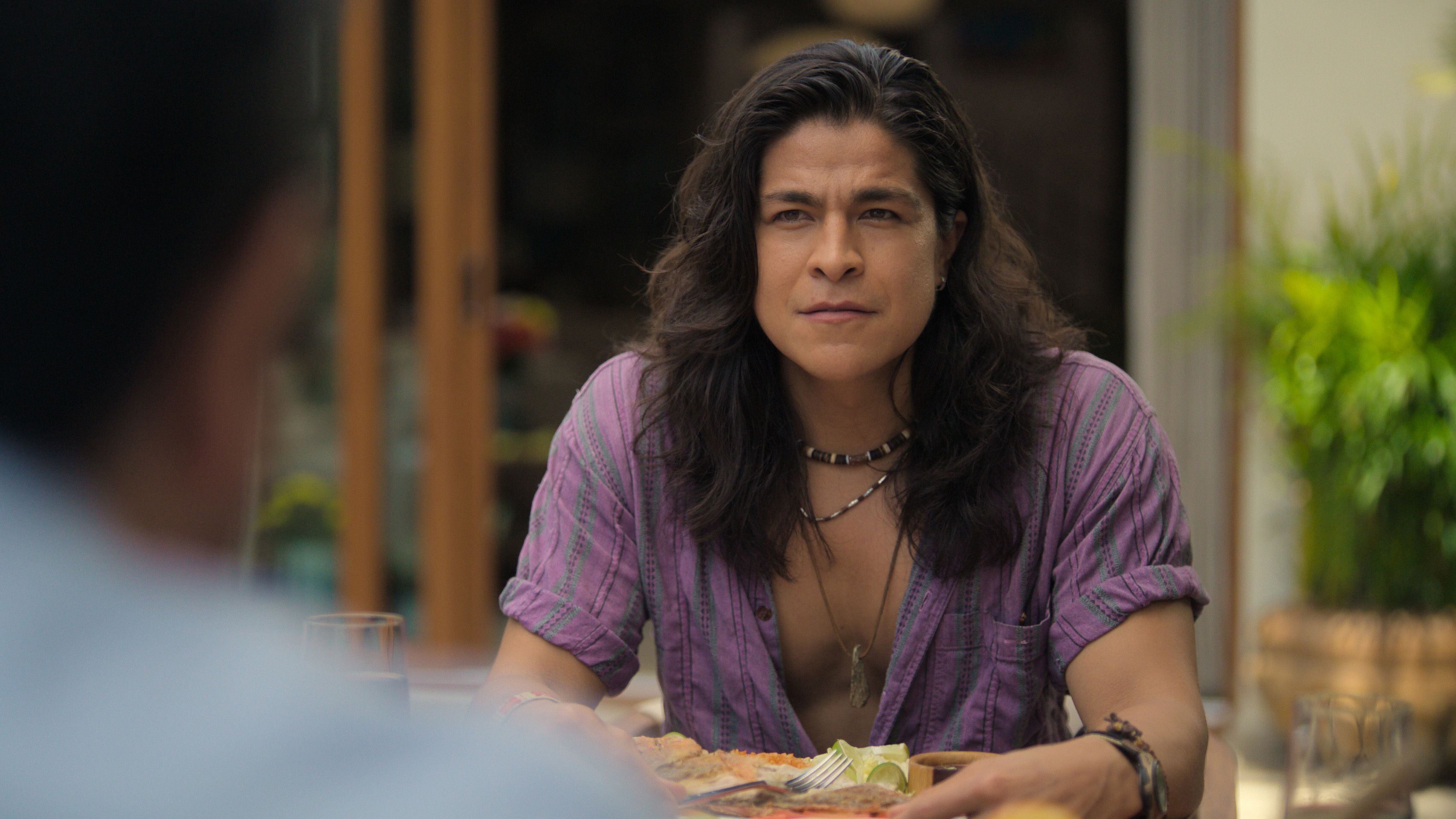 Cristo Fernández ("Ted Lasso") se une a la producción de "Acapulco" en la tercera temporada de la serie de Apple TV+.
