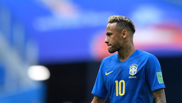 Neymar recibe consejos de Claudio Taffarel, campeón del mundo con Brasil. (Foto: AFP)
