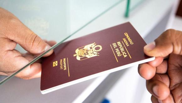 Jefe de Migraciones anunció la próxima apertura de 20 locales para una atención descentralizada ante gran demanda de pasaportes | Foto: Andina / Referencial