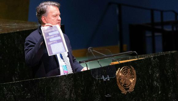 El representante permanente de Ucrania ante las Naciones Unidas, Sergiy Kyslytsya, habla sobre el conflicto Rusia-Ucrania en la Asamblea General de la ONU el 28 de febrero de 2022. (KENA BETANCUR / AFP).