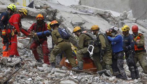 Terremoto en México: Le hablaron por horas con un megáfono, pero había muerto.