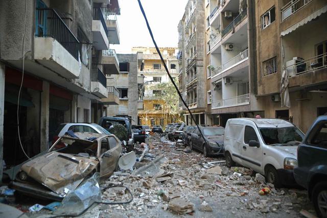 Imagen del vecindario Mar Mikhael parcialmente destruido tras la explosión en Beirut, Líbano. (AFP / PATRICK BAZ).