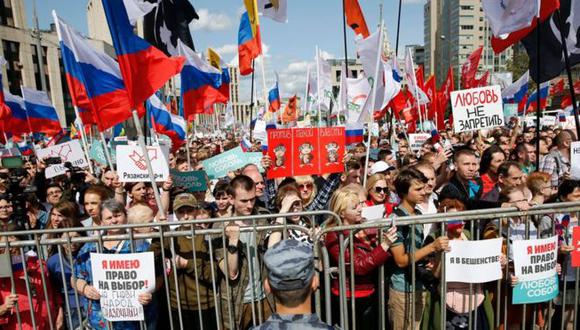 Los manifestantes exigían que se permita a candidatos independientes participar en las próximas elecciones locales en Moscú. Foto: AFP, via BBC Mundo