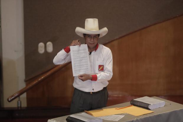 Pedro Castillo firmó la Proclama por la Democracia (Foto: Renzo Salazar/Grupo El Comercio)