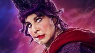 Por qué Mary Sanderson ya no tiene la boca torcida en “Hocus Pocus 2”