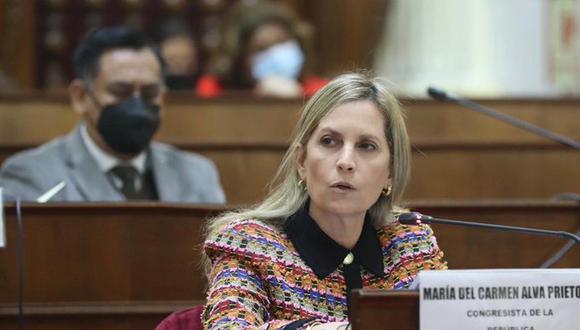 La titular del Parlamento, María del Carmen Alva, expuso su proyecto para reinstaurar la doble cámara. (Foto: Congreso de la República)