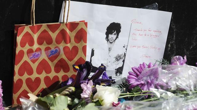 Prince: fans lo recuerdan con lágrimas y tatuajes [FOTOS] - 8