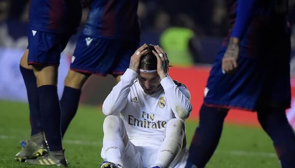 Sergio Ramos se lamente una ocasión fallada en el duelo que cayó su equipo por1-0 ante Levante. | Foto: AFP