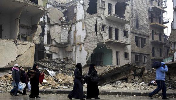 &quot;Los cad&aacute;veres est&aacute;n en las calles&quot;, dice un m&eacute;dico atrapado en la Alepo. (Foto: AFP / KARAM AL-MASRI)