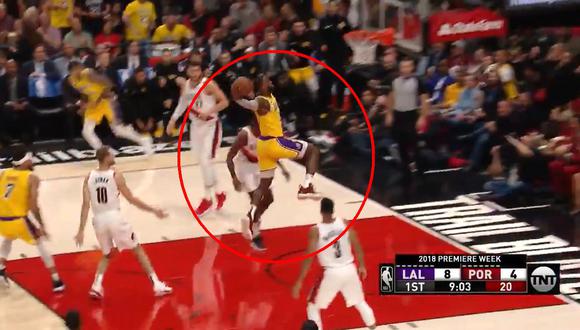 YouTube: LeBron James y otro genial doble en Los Angeles Lakers vs. Trail Blazers. (Foto: captura)