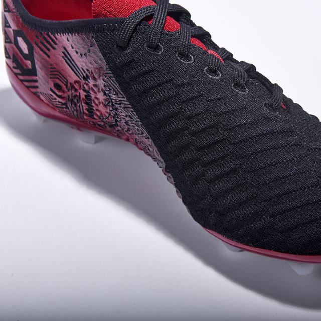 Los nuevos chimpunes que usará Paolo Guerrero. (Foto: Umbro)