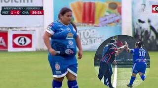 Cumple su sueño de jugar en la Primera División Femenina, pero recibe críticas por su físico