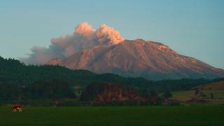 Chile suprime toque de queda en zonas aledañas a volcán Calbuco