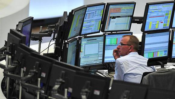 Milán ha subido el 0,24 %; París el 0,32 % y Londres el 0,54 %; mientras que Fránfort ha retrocedido el 0,31 % y Madrid el 0,81 %. (Foto: AFP)