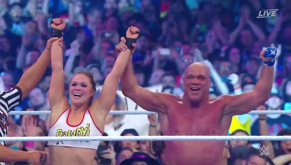 En un combate histórico por Wrestlemania en su edición 34, Ronda Rousey hizo su debut a lo grande y venció junto a Kurt Angle a la pareja formada por Triple H & Stephanie McMahon. (Foto: WWE)