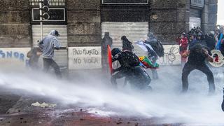 Chile: 20 detenidos en manifestaciones en el inicio de la redacción de la nueva Constitución