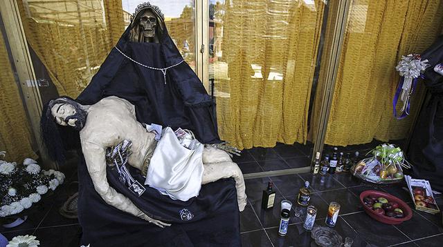 Santa Muerte, la polémica figura que cada vez tiene más devotos - 9