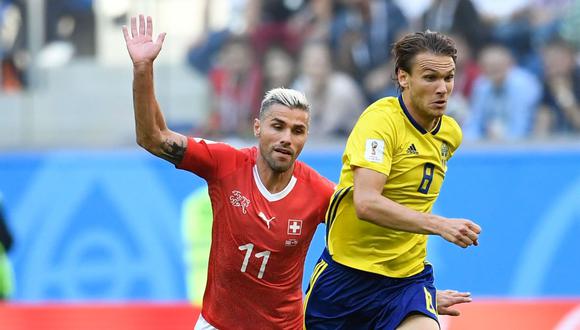 Suecia se enfrenta a Suiza HOY (EN DIRECTO ONLINE por DirecTV / RCN / Caracol) por el pase a los cuartos de final del Mundial Rusia 2018. (Foto: AFP)