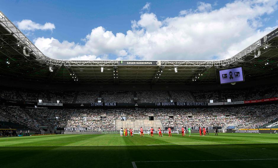 Primer “lleno" en la Bundesliga: Borussia Mönchengladbach colocó imágenes de sus hinchas en las gradas del Borussia Park | Foto: AP/AFP/EFE/Reuters