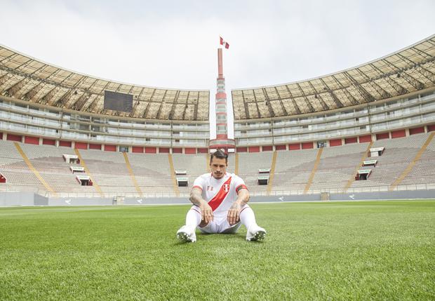 Nico Pons confirms it "with you captain" it's a "Great goal for Peru".  (Photo: Netflix)