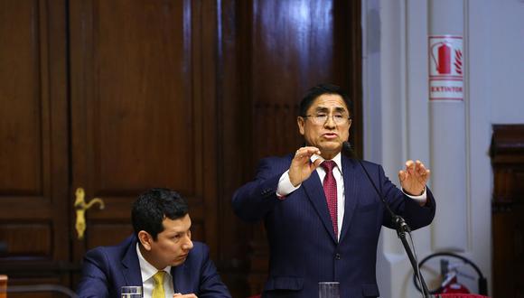 El juez supremo César Hinostroza sería el cabecilla de la organización criminal "Los Cuellos Blancos del Puerto", de acuerdo a la fiscalía. (Foto: Congreso)