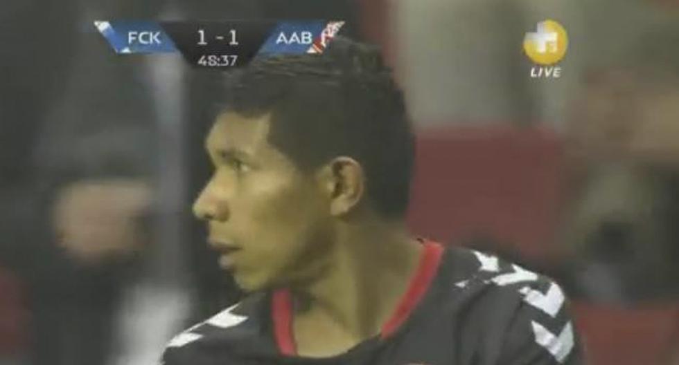 Edison Flores alineó de titular en el partido Copenhague vs Aalborg. (Foto: Captura)