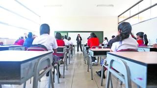 “Los profesores tienen sexo”, una campaña en apoyo a una maestra despedida