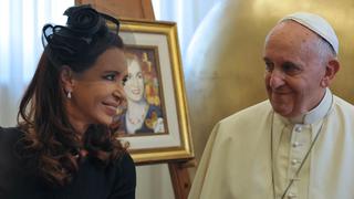 El papa Francisco envió un telegrama a Cristina Kirchner y la llamó por teléfono “en este delicado momento”