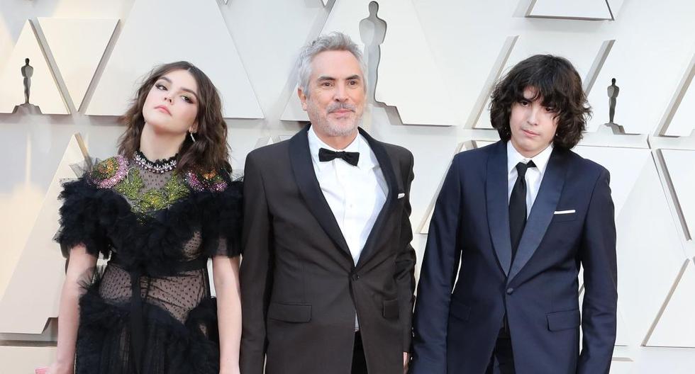 Alfonso Cuarón posa con sus hijos en los Oscar 2019. (Foto: EFE)