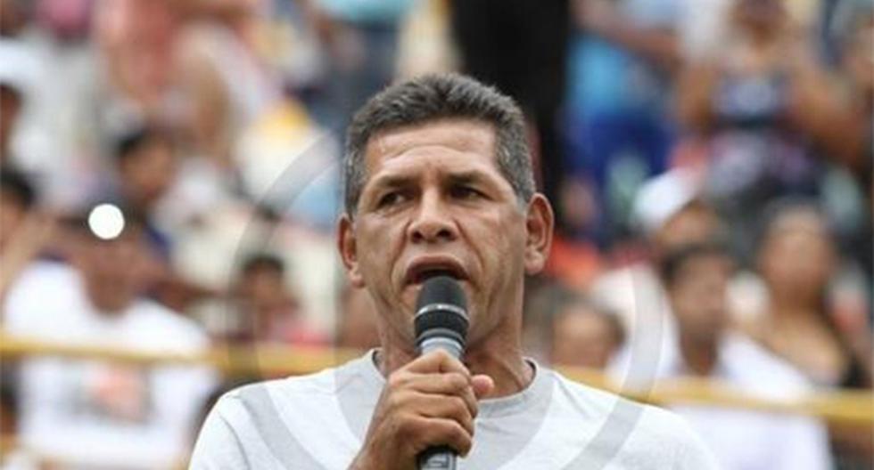 Roberto Chale estará ausente en el banco de Universitario. Desde el extranjero ya informaron que José Luis Carranza tomará el buzo crema en su reemplazo. (Foto: Universitario)