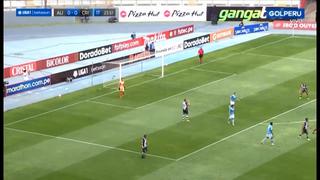 Casi termina en gol: el choque entre el árbitro Diego Haro y Calcaterra en el Alianza Lima vs. Sporting Cristal | VIDEO