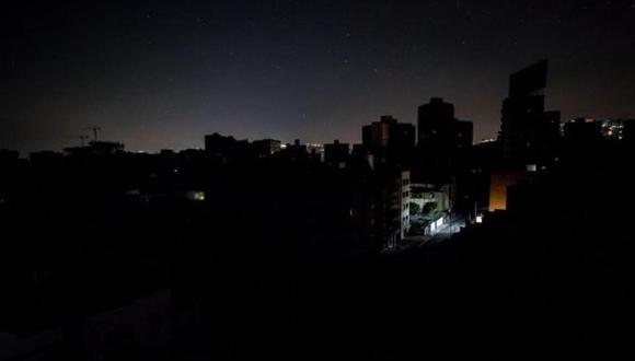 Las fallas de electricidad son habituales en el oeste de Venezuela en los últimos años y recientemente se extendieron a Caracas y otras áreas. | Foto: EFE / Referencial