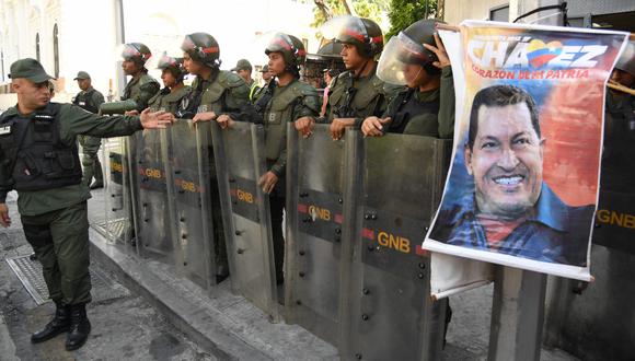Venezuela: Asamblea Nacional sigue tomada por militares de la GNB antes de la sesión convocada por Juan Guaidó. (AFP).