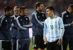 Maradona dice que Lionel Messi “no la toca” cuando juega por Argentina