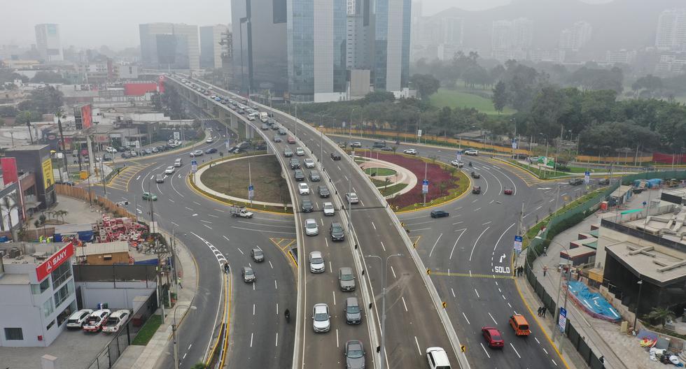 El viaducto del óvalo Monitor, en la Av. Javier Prado, busca aliviar el tráfico, pero afectaría a los peatones, según Luis Quispe Candia. (Foto: Anthony Niño de Guzmán/El Comercio)