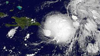 Tormenta Gabrielle baja a depresión en su ruta a República Dominicana