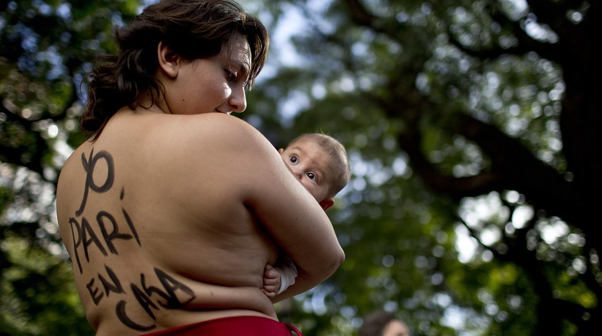 Argentina: Mujeres se manifiestan a favor de partos caseros - 1