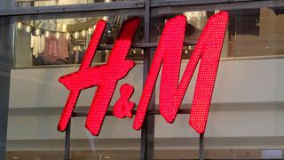 H&M descarta cierre definitivo de su local en Jockey Plaza tras desprenderse candelabro