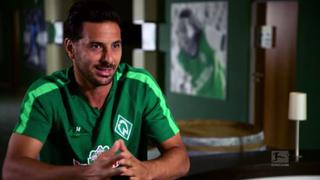 Claudio Pizarro: Bundesliga elaboró reportaje sobre sus raíces
