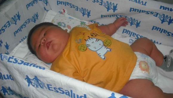 Nace bebé de casi 7 kilos en Iquitos